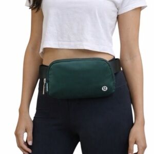 NWT Everywhere Belt Bag 1L Rainforest Green